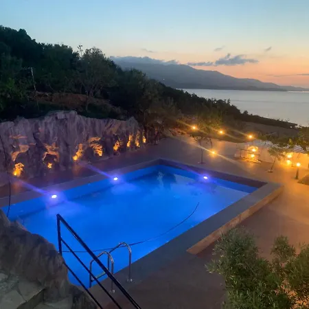 Vila Bello 4* קסאמיל