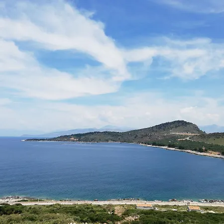 Vila Bello 4* クサミル