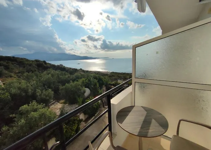 Vila Bello 4* 사밀